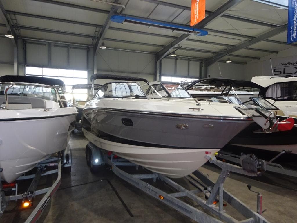 Sea Ray 250 SSE