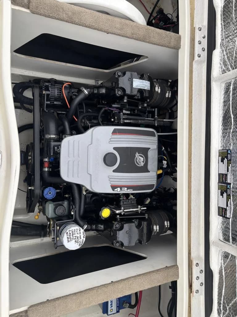 Sea Ray 210 OVE – Ansicht 2